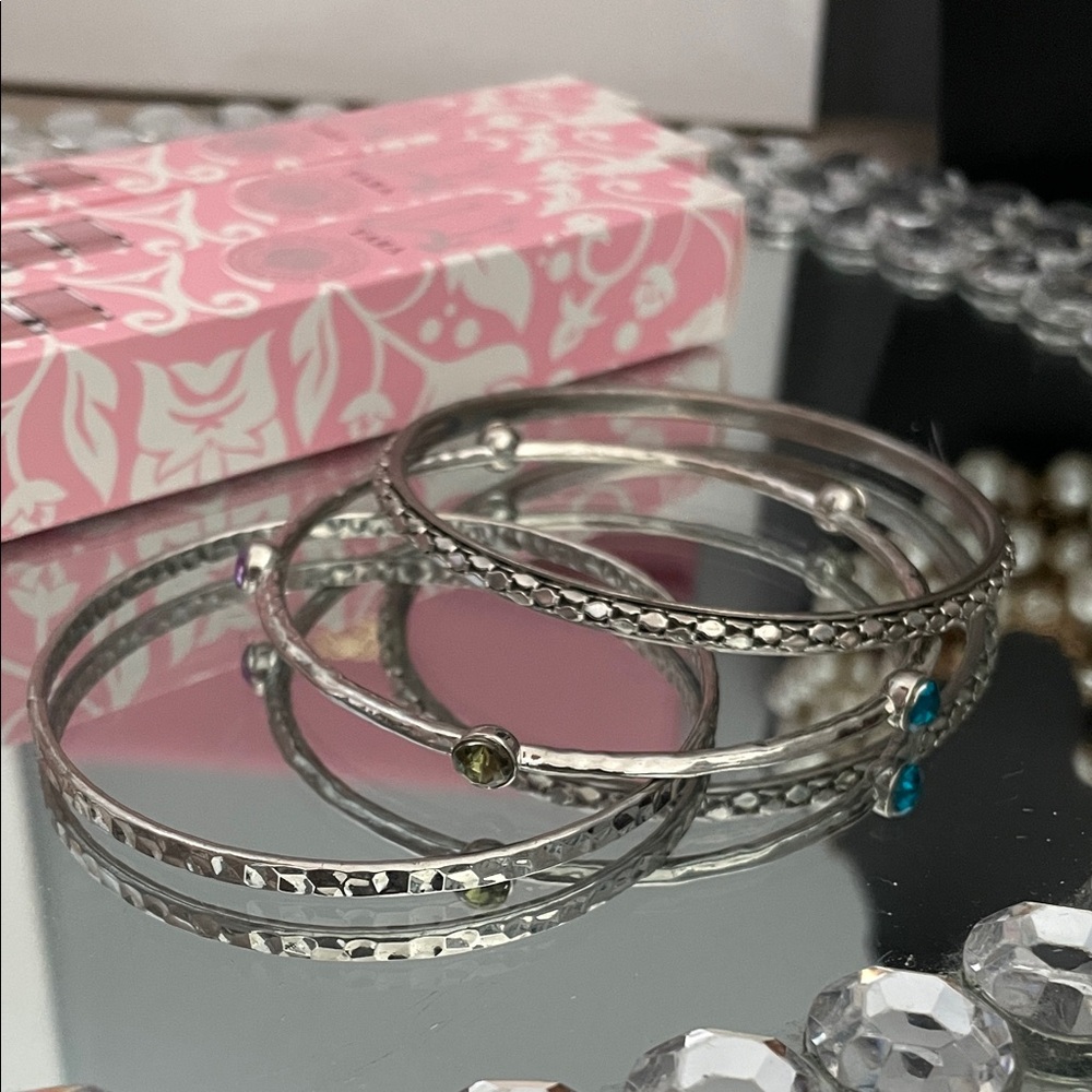 ✨🎉🎉Silver Bangle Set of 3 with Gem Accents✨Preloved
